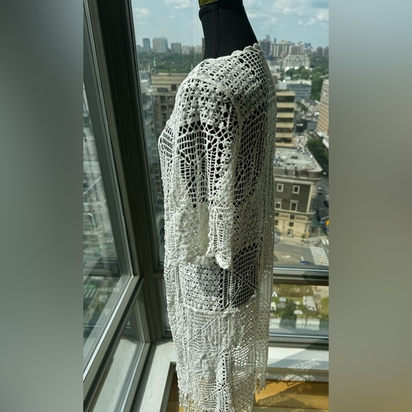 🆕 FARM Rio 🧿 NWOT Floral Crochet Lace Through Kimono, White - Sz L - Picture 9 of 15